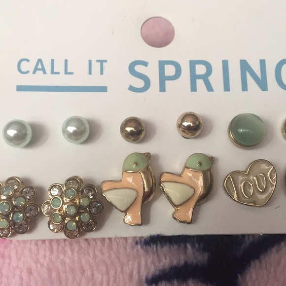 Spring Studs Set - Picture 2 of 2